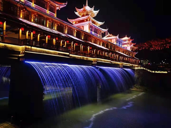 湖北省恩施市民族广场大型音乐喷泉激光投影灯光秀元旦顺利完工